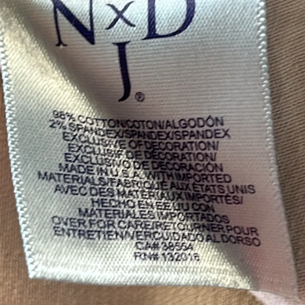 NYDJ cream colored ankle jeans size 0P petite zero
